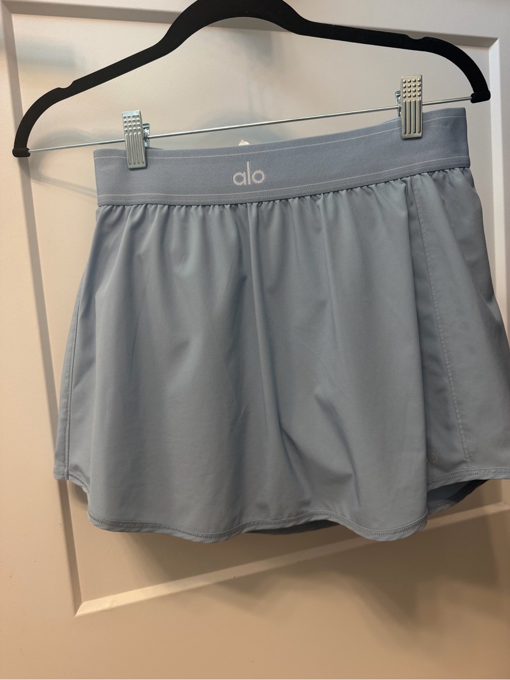 ALO Yoga Light Blue Women's Athletic Skort - Picture 3 of 4